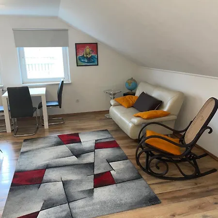 Seasons Apartment *